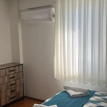 Apartamento Huge Evleri 2 *